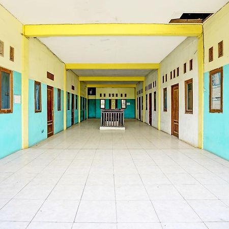 Oyo Life 93037 Nova Jaya Homestay Syariah Lamongan Экстерьер фото