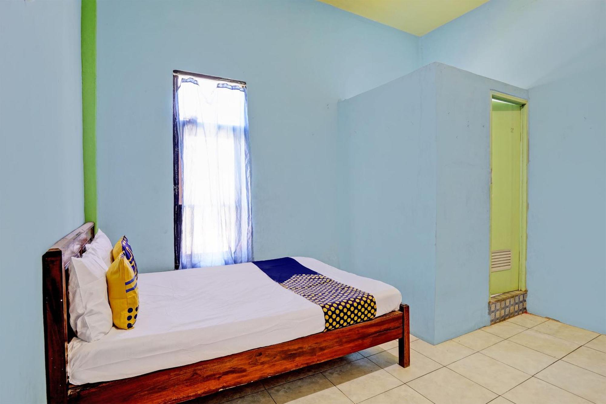 Oyo Life 93037 Nova Jaya Homestay Syariah Lamongan Экстерьер фото